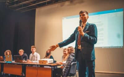 Estudiantes presentan sus Trabajos Especiales de Grado en 2022-2