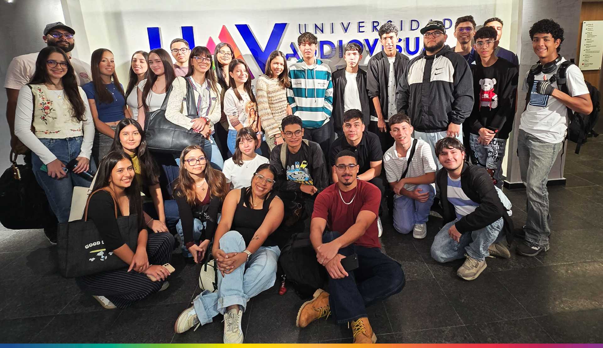 Bienvenidos estudiantes UAV Bienvenidos estudiantes UAV