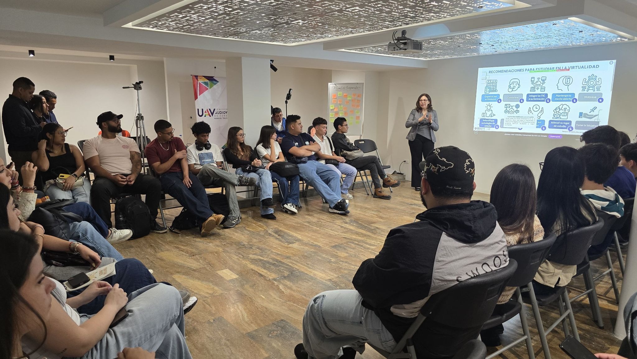 Introducción a la plataforma de las Aulas Virtuales para los estudiantes del 1° semestre