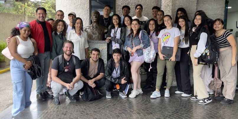 Estudiantes y docentes de la UAV en la II Edición de la Caracas Design Week.