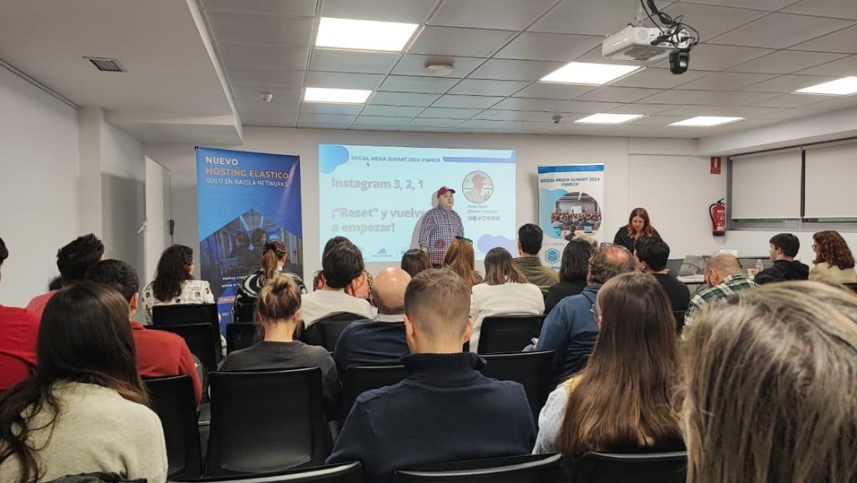 De igual forma, la institución tuvo presencia en el Social Media Summit 2024 en la ciudad de Madrid, espacio centrado en las últimas dinámicas de la comunicación interactiva y la gestión de contenidos globales.